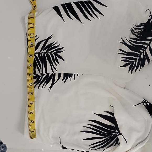 PUBLIK Palm Print pull on flare polyester spandex pants, sz Large - Picture 7 of 9